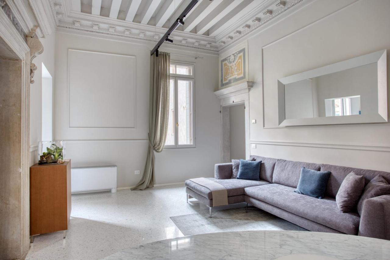 Palazzo Bonvicini 10 Apartamento