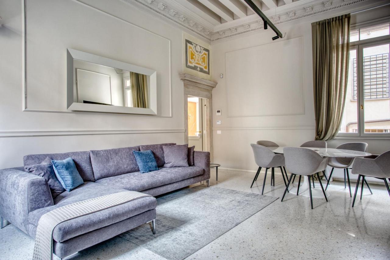 Palazzo Bonvicini 10 Apartamento